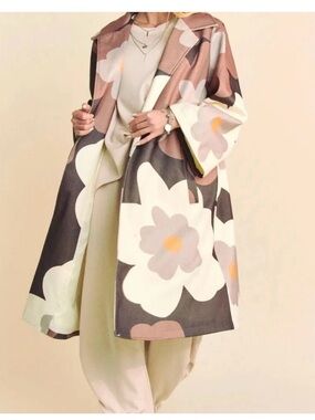 DAVI & DANI Floral Print Coat in Beige, White & Brown Size M